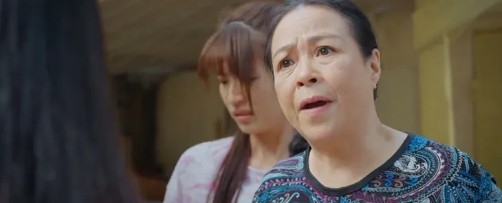 Những lần bà Nga rơi nước mắt vì 3 cô con gái - Ảnh 5. Những lần bà Nga rơi nước mắt vì 3 cô con gái - Ảnh 5.