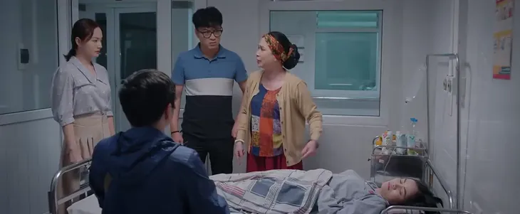 Thương ngày nắng về 2 - Tập 15: Mẹ chồng vô lý ép con dâu bán nhà và cách xử lý bất ngờ của bố chồng - Ảnh 8. Thương ngày nắng về 2 - Tập 15: Mẹ chồng vô lý ép con dâu bán nhà và cách xử lý bất ngờ của bố chồng - Ảnh 8.