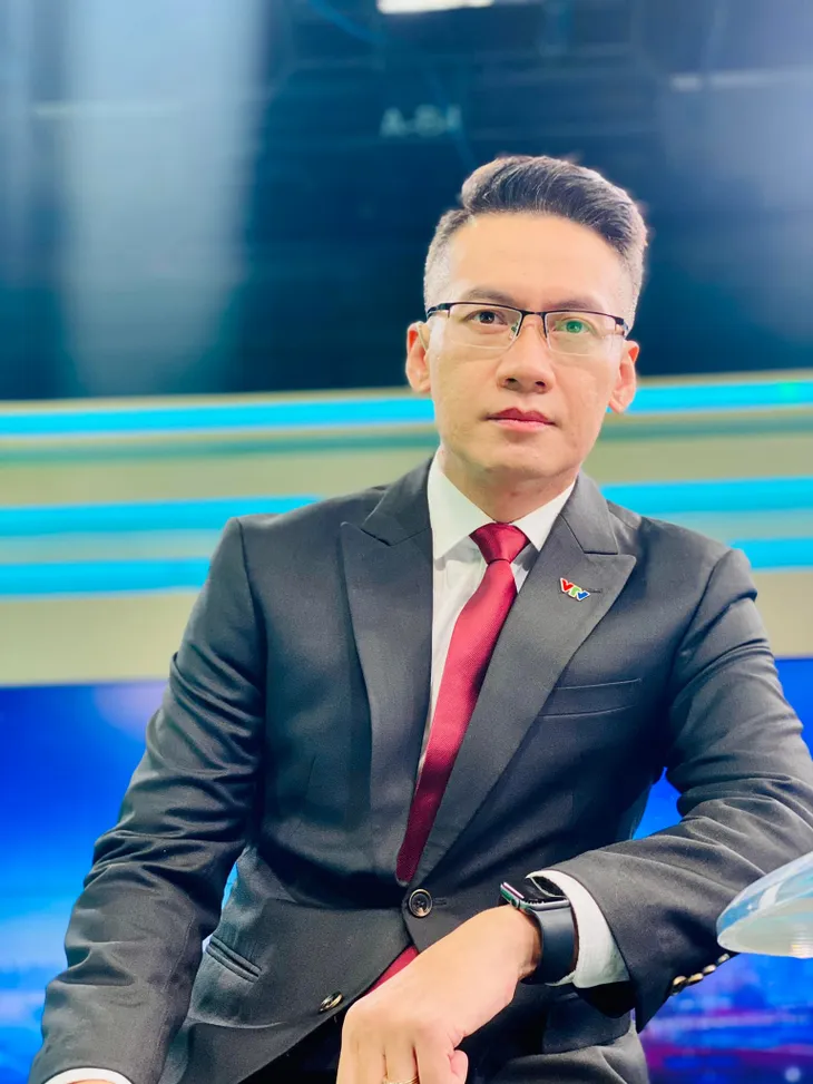 Loạt ảnh siêu lịch lãm của BTV Tuấn Dương - Ảnh 3. Loạt ảnh siêu lịch lãm của BTV Tuấn Dương - Ảnh 3.