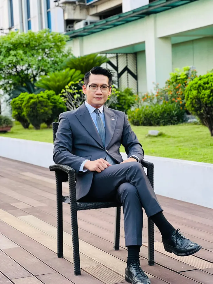 Loạt ảnh siêu lịch lãm của BTV Tuấn Dương - Ảnh 8. Loạt ảnh siêu lịch lãm của BTV Tuấn Dương - Ảnh 8.