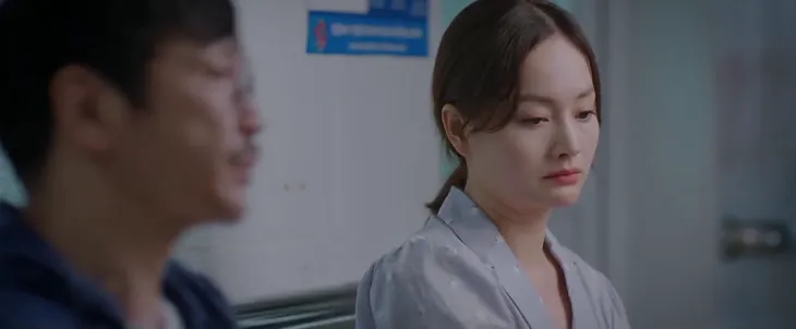 Thương ngày nắng về 2 - Tập 15: Mẹ chồng vô lý ép con dâu bán nhà và cách xử lý bất ngờ của bố chồng - Ảnh 9. Thương ngày nắng về 2 - Tập 15: Mẹ chồng vô lý ép con dâu bán nhà và cách xử lý bất ngờ của bố chồng - Ảnh 9.