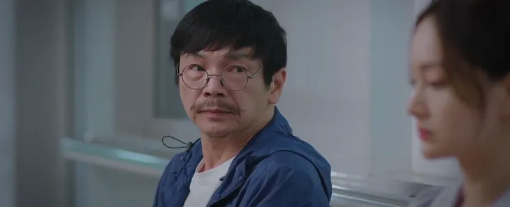 Thương ngày nắng về 2 - Tập 15: Mẹ chồng vô lý ép con dâu bán nhà và cách xử lý bất ngờ của bố chồng - Ảnh 10. Thương ngày nắng về 2 - Tập 15: Mẹ chồng vô lý ép con dâu bán nhà và cách xử lý bất ngờ của bố chồng - Ảnh 10.