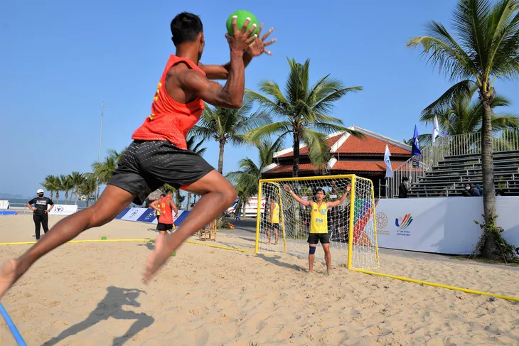 Lịch thi đấu SEA Games 31 ngày 6/5: Bóng đá nam và bóng ném bãi biển chính thức tranh tài - Ảnh 2. Lịch thi đấu SEA Games 31 ngày 6/5: Bóng đá nam và bóng ném bãi biển chính thức tranh tài - Ảnh 2.