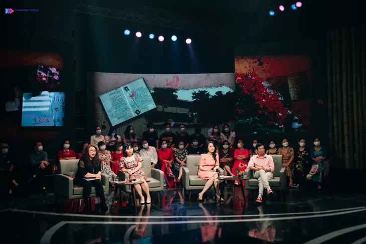 Thanh xuân tươi đẹp: Hoa hậu Ngọc Hân bật khóc khi nhớ lại tuổi thơ - Ảnh 4. Thanh xuân tươi đẹp: Hoa hậu Ngọc Hân bật khóc khi nhớ lại tuổi thơ - Ảnh 4.