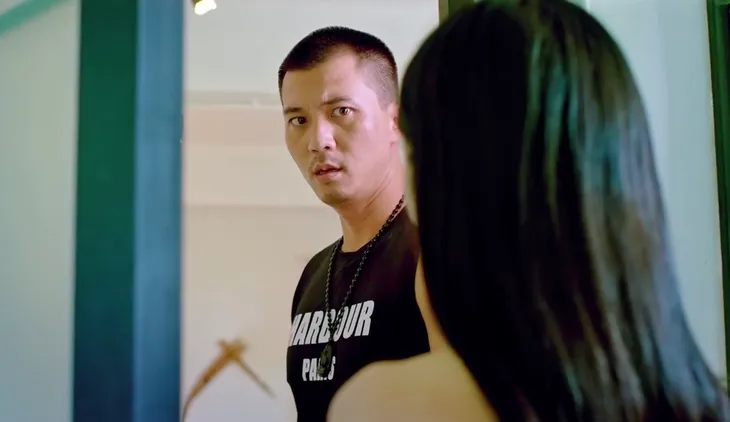 Bão ngầm - Tập 53: Hạ Lam ngã vào lòng bác sĩ Hùng sau khi Triều lên giường với Yến - Ảnh 4. Bão ngầm - Tập 53: Hạ Lam ngã vào lòng bác sĩ Hùng sau khi Triều lên giường với Yến - Ảnh 4.