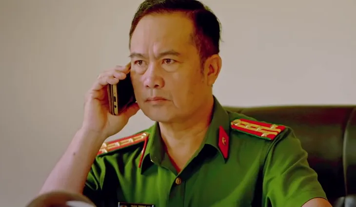 Bão ngầm - Tập 53: Hạ Lam ngã vào lòng bác sĩ Hùng sau khi Triều lên giường với Yến - Ảnh 5. Bão ngầm - Tập 53: Hạ Lam ngã vào lòng bác sĩ Hùng sau khi Triều lên giường với Yến - Ảnh 5.
