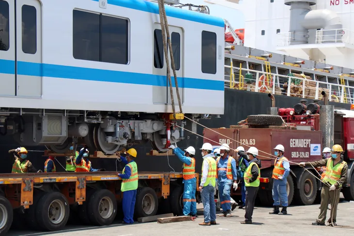 Đón thêm 2 đoàn tàu, tuyến metro số 1 dự kiến đưa vào khai thác năm 2023 - Ảnh 3. Đón thêm 2 đoàn tàu, tuyến metro số 1 dự kiến đưa vào khai thác năm 2023 - Ảnh 3.