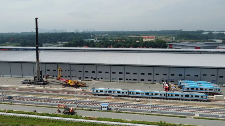 Đưa đoàn tàu metro số 16 17 về depot Long Bình, chuẩn bị chạy thử - Ảnh 1. Đưa đoàn tàu metro số 16 17 về depot Long Bình, chuẩn bị chạy thử - Ảnh 1.