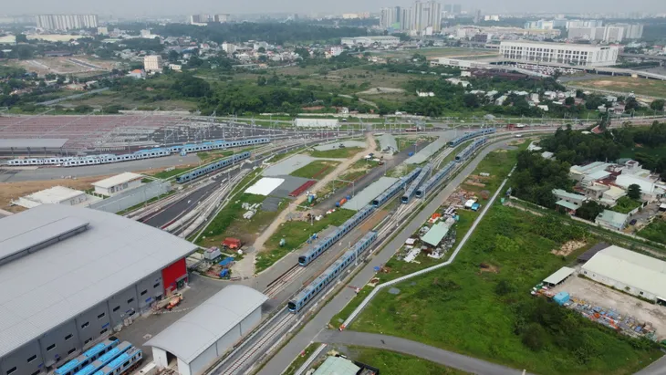 Đưa đoàn tàu metro số 16 17 về depot Long Bình, chuẩn bị chạy thử - Ảnh 5. Đưa đoàn tàu metro số 16 17 về depot Long Bình, chuẩn bị chạy thử - Ảnh 5.