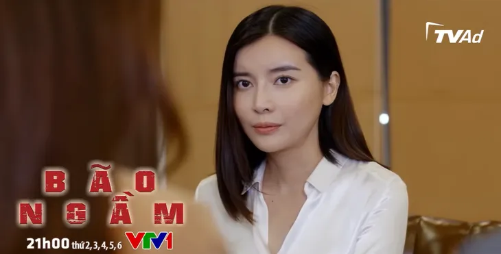Bão ngầm - Tập 54: Quay về tìm Hải Triều, Hạ Lam đau đớn thấy cảnh cũ lặp lại - Ảnh 2. Bão ngầm - Tập 54: Quay về tìm Hải Triều, Hạ Lam đau đớn thấy cảnh cũ lặp lại - Ảnh 2.