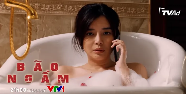 Bão ngầm - Tập 54: Quay về tìm Hải Triều, Hạ Lam đau đớn thấy cảnh cũ lặp lại - Ảnh 5. Bão ngầm - Tập 54: Quay về tìm Hải Triều, Hạ Lam đau đớn thấy cảnh cũ lặp lại - Ảnh 5.