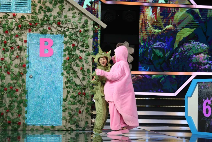 Cặp đôi “Song bảo” Trương Bảo Như – Bảo Chu quăng miếng hài hước khiến MC Minh Xù đau đầu - Ảnh 4. Cặp đôi “Song bảo” Trương Bảo Như – Bảo Chu quăng miếng hài hước khiến MC Minh Xù đau đầu - Ảnh 4.