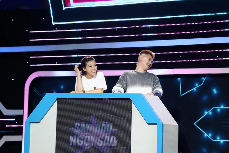 Cặp đôi “Song bảo” Trương Bảo Như – Bảo Chu quăng miếng hài hước khiến MC Minh Xù đau đầu - Ảnh 2. Cặp đôi “Song bảo” Trương Bảo Như – Bảo Chu quăng miếng hài hước khiến MC Minh Xù đau đầu - Ảnh 2.