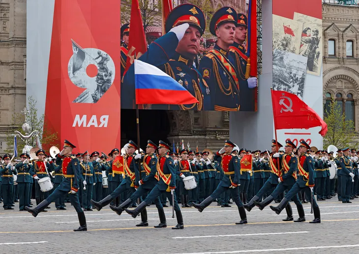 Tổng thống Nga Vladimir Putin đọc diễn văn quan trọng vào Ngày Chiến thắng - Ảnh 2. Tổng thống Nga Vladimir Putin đọc diễn văn quan trọng vào Ngày Chiến thắng - Ảnh 2.