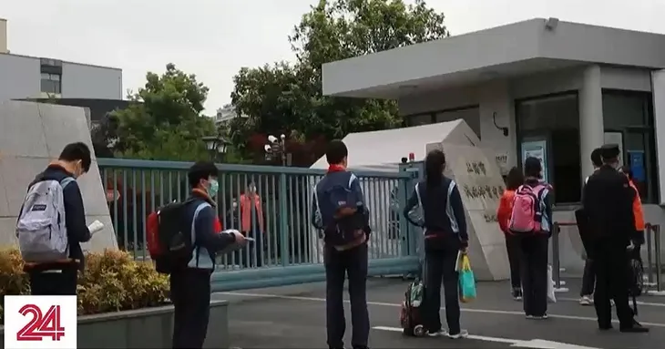 Thành phố Thượng Hải hoãn kỳ thi tuyển sinh đại học vì COVID-19 - Ảnh 1. Thành phố Thượng Hải hoãn kỳ thi tuyển sinh đại học vì COVID-19 - Ảnh 1.