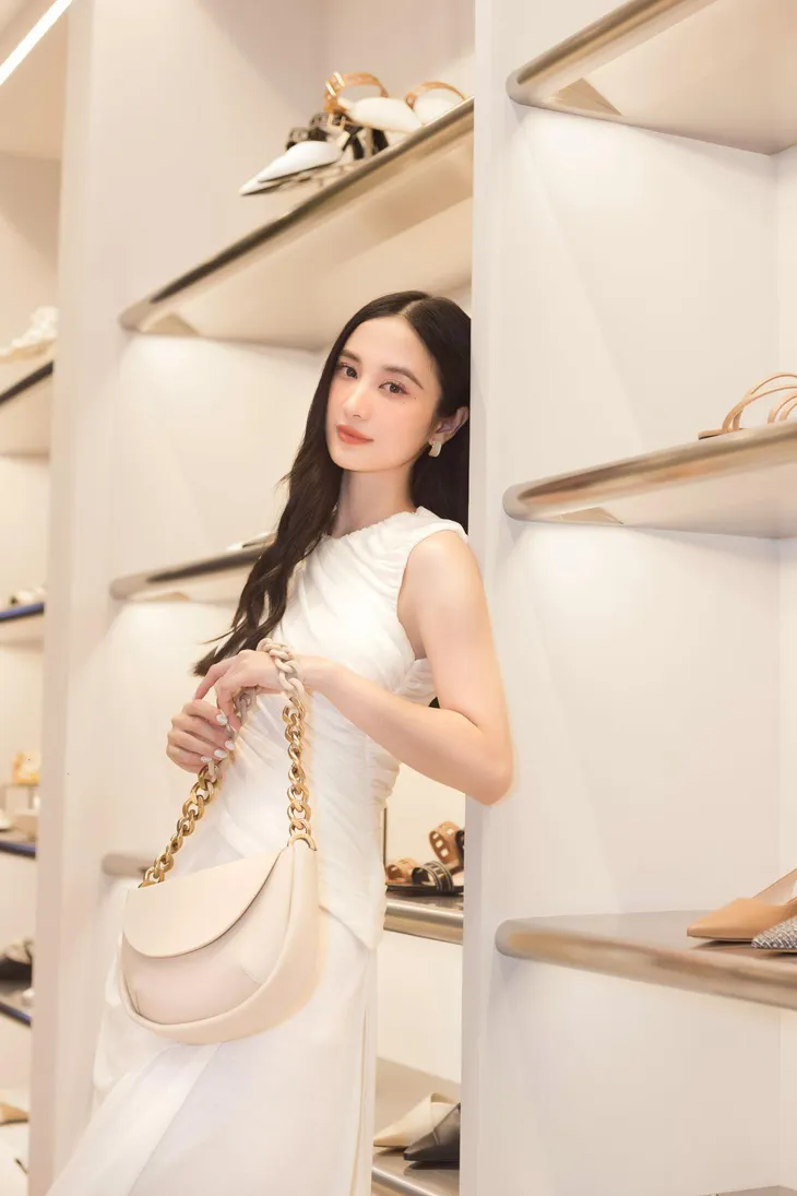 Jun Vũ khẳng định đẳng cấp thời trang tại khai trương Charles & Keith - Ảnh 2. Jun Vũ khẳng định đẳng cấp thời trang tại khai trương Charles & Keith - Ảnh 2.