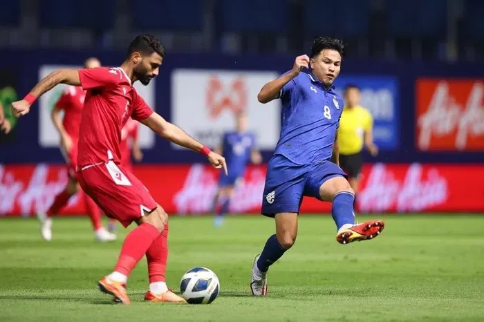 ĐT Thái Lan thua Bahrain, đứt chuỗi 11 trận bất bại - Ảnh 2. ĐT Thái Lan thua Bahrain, đứt chuỗi 11 trận bất bại - Ảnh 2.