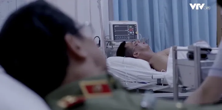 Bão ngầm - Tập 68: Vợ chồng ông Tuất ôm của cao chạy xa bay - Ảnh 8. Bão ngầm - Tập 68: Vợ chồng ông Tuất ôm của cao chạy xa bay - Ảnh 8.