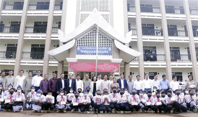 Tăng cường hợp tác địa phương giữa Việt Nam và Lào - Ảnh 1. Tăng cường hợp tác địa phương giữa Việt Nam và Lào - Ảnh 1.