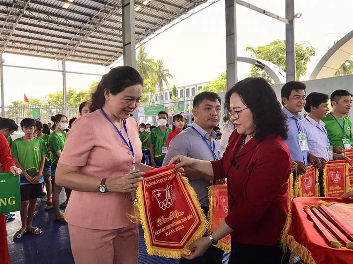 Khai mạc giải bơi học sinh phổ thông toàn quốc năm 2022 - Ảnh 1. Khai mạc giải bơi học sinh phổ thông toàn quốc năm 2022 - Ảnh 1.