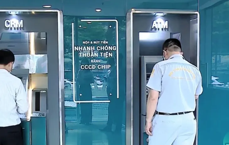 Dùng CCCD giả rút tiền ngân hàng: Nhà băng và nhà mạng đều bị lừa - Ảnh 2. Dùng CCCD giả rút tiền ngân hàng: Nhà băng và nhà mạng đều bị lừa - Ảnh 2.