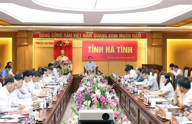 Thủ tướng: Hà Tĩnh cần phát huy tối đa nguồn lực con người - Ảnh 1. Thủ tướng: Hà Tĩnh cần phát huy tối đa nguồn lực con người - Ảnh 1.