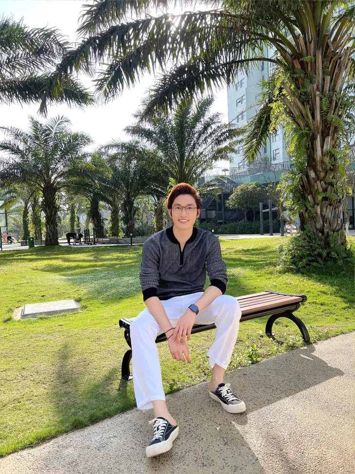 Đình Tú lên đồ lụi tim trong Thương ngày nắng về phần 2 - Ảnh 12. Đình Tú lên đồ lụi tim trong Thương ngày nắng về phần 2 - Ảnh 12.