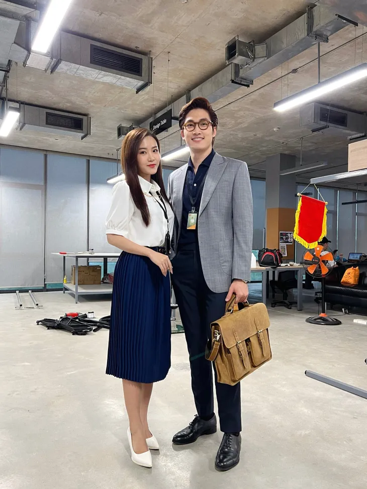 Đình Tú lên đồ lụi tim trong Thương ngày nắng về phần 2 - Ảnh 3. Đình Tú lên đồ lụi tim trong Thương ngày nắng về phần 2 - Ảnh 3.
