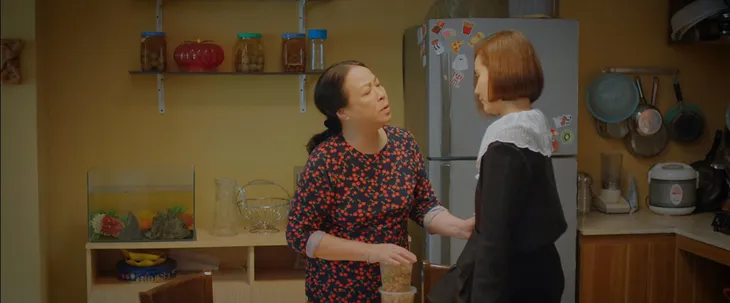 Thương ngày nắng về 2 - Tập 31: Bà Nga khuyên Vân Trang nên rút ngắn khoảng cách với mẹ đẻ - Ảnh 5. Thương ngày nắng về 2 - Tập 31: Bà Nga khuyên Vân Trang nên rút ngắn khoảng cách với mẹ đẻ - Ảnh 5.