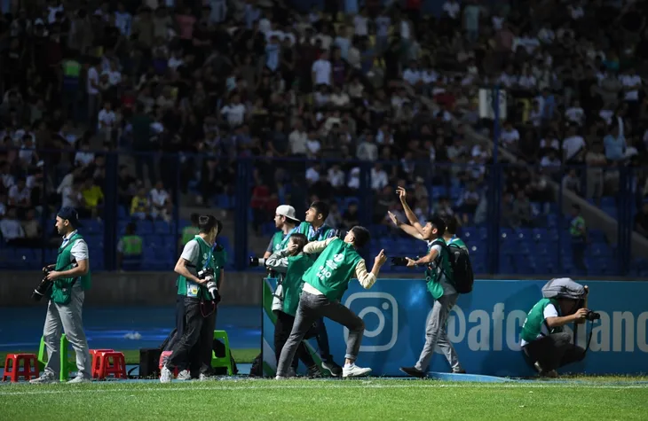 HLV U23 Iraq thất vọng vì CĐV Uzbekistan - Ảnh 3. HLV U23 Iraq thất vọng vì CĐV Uzbekistan - Ảnh 3.