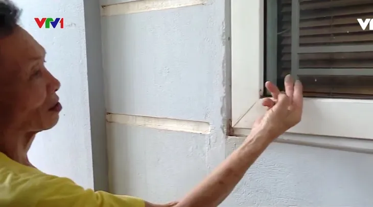 Bãi vật liệu trái phép ngang nhiên hoạt động, người dân kêu khóc vì bụi - Ảnh 1. Bãi vật liệu trái phép ngang nhiên hoạt động, người dân kêu khóc vì bụi - Ảnh 1.