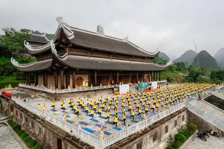 Ngày Quốc tế Yoga lần thứ 8 sẽ diễn ra trên 23 tỉnh thành Việt Nam - Ảnh 2. Ngày Quốc tế Yoga lần thứ 8 sẽ diễn ra trên 23 tỉnh thành Việt Nam - Ảnh 2.
