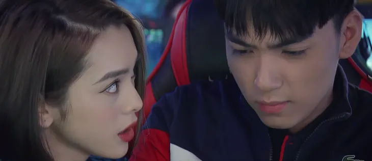Lối nhỏ vào đời - Tập 4: Dũng bối rối khi được chị đại xinh đẹp cầm tay - Ảnh 2. Lối nhỏ vào đời - Tập 4: Dũng bối rối khi được chị đại xinh đẹp cầm tay - Ảnh 2.