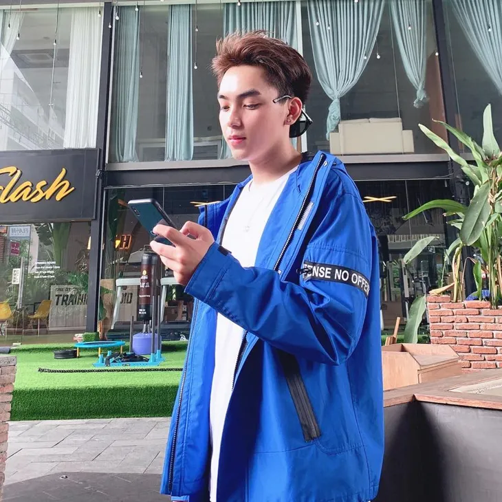 Mê mệt vẻ lãng tử của nam chính Lối nhỏ vào đời - Ảnh 6. Mê mệt vẻ lãng tử của nam chính Lối nhỏ vào đời - Ảnh 6.