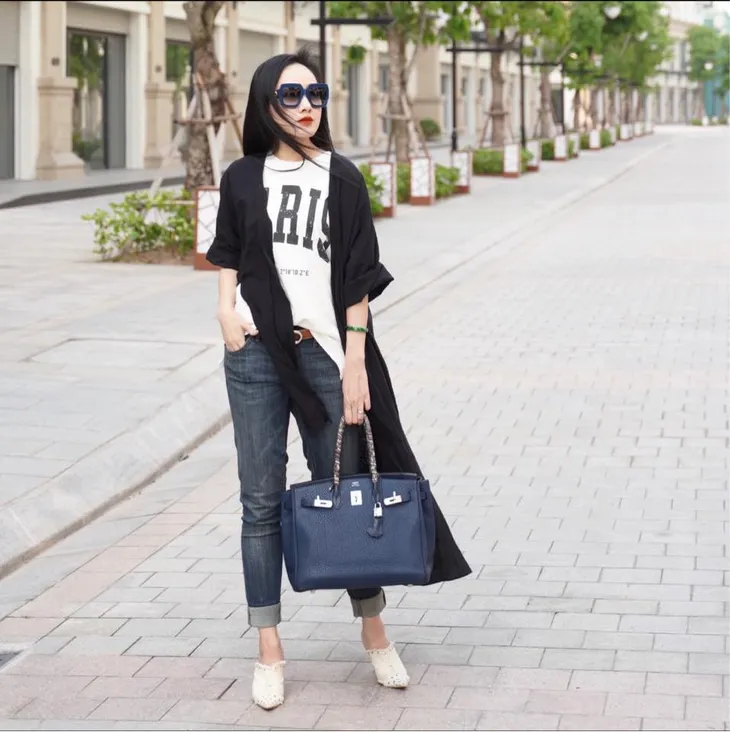 Phong cách thời trang thường ngày của BTV Hoài Anh - Ảnh 2. Phong cách thời trang thường ngày của BTV Hoài Anh - Ảnh 2.