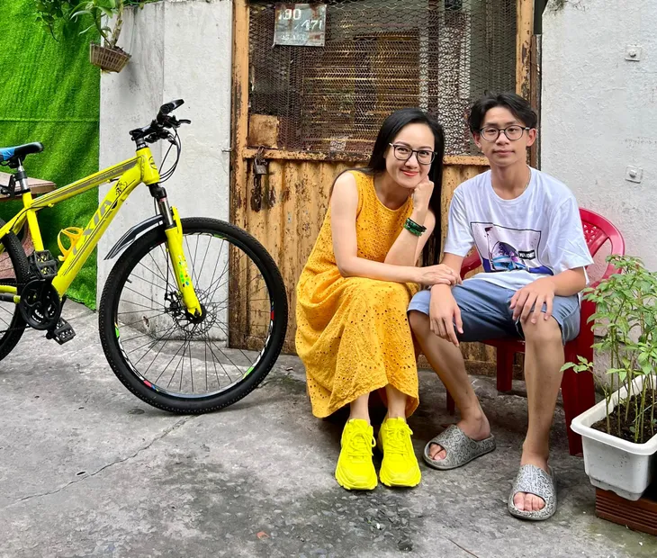 Phong cách thời trang thường ngày của BTV Hoài Anh - Ảnh 1. Phong cách thời trang thường ngày của BTV Hoài Anh - Ảnh 1.