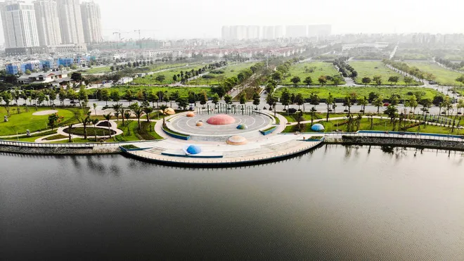 Nghịch lý trẻ thiếu chỗ chơi, công viên đóng cửa bỏ hoang - Ảnh 1. Nghịch lý trẻ thiếu chỗ chơi, công viên đóng cửa bỏ hoang - Ảnh 1.