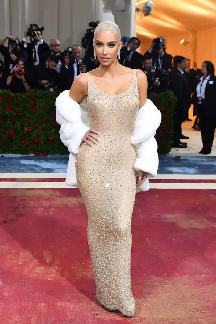 Váy của Marilyn Monroe đã bị hư hại trước khi Kim Kardashian mặc - Ảnh 1. Váy của Marilyn Monroe đã bị hư hại trước khi Kim Kardashian mặc - Ảnh 1.
