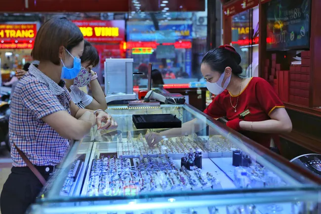 Giá vàng tăng hay giảm trong tuần tới? - Ảnh 1. Giá vàng tăng hay giảm trong tuần tới? - Ảnh 1.