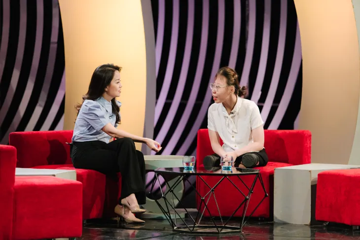 Trạm yêu thương: Nữ sinh bị bỏ rơi từ lúc chào đời, 24 năm đi bằng đầu gối - Ảnh 4. Trạm yêu thương: Nữ sinh bị bỏ rơi từ lúc chào đời, 24 năm đi bằng đầu gối - Ảnh 4.