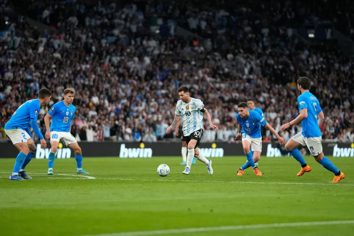 Messi lập cú đúp kiến tạo, Argentina thắng dễ Italia để giành Siêu cúp liên lục địa - Ảnh 1. Messi lập cú đúp kiến tạo, Argentina thắng dễ Italia để giành Siêu cúp liên lục địa - Ảnh 1.