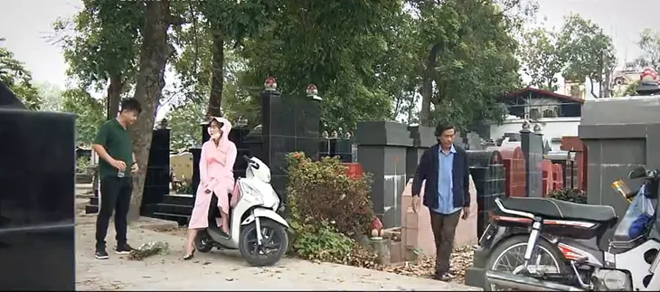 Lối nhỏ vào đời - Tập 9: Đến ngày giỗ vợ, ông Thành thui thủi ăn cơm một mình - Ảnh 1. Lối nhỏ vào đời - Tập 9: Đến ngày giỗ vợ, ông Thành thui thủi ăn cơm một mình - Ảnh 1.