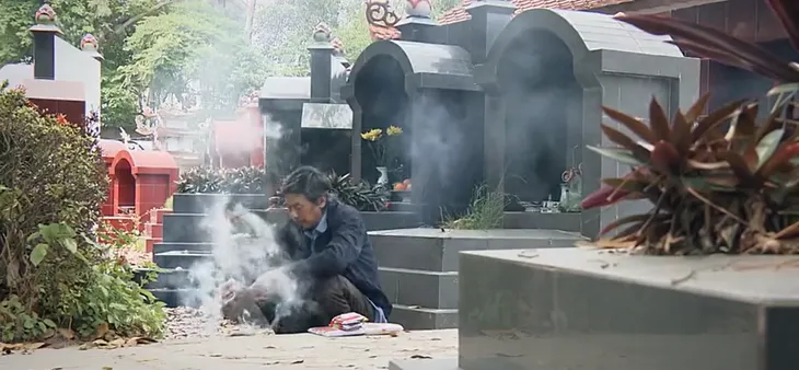 Lối nhỏ vào đời - Tập 9: Đến ngày giỗ vợ, ông Thành thui thủi ăn cơm một mình - Ảnh 2. Lối nhỏ vào đời - Tập 9: Đến ngày giỗ vợ, ông Thành thui thủi ăn cơm một mình - Ảnh 2.