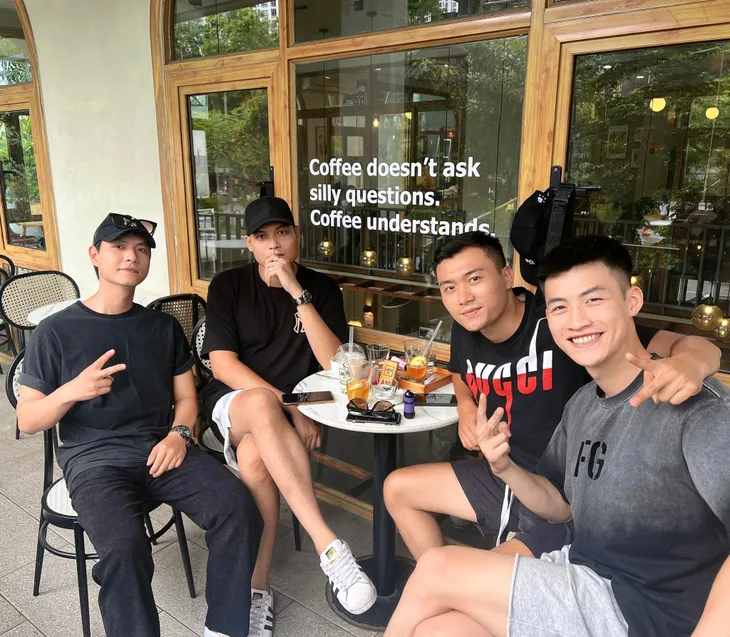 Diễn viên Việt tuần qua: Anh Đào khoe eo thon, Việt Hoa cực lạ lẫm - Ảnh 14. Diễn viên Việt tuần qua: Anh Đào khoe eo thon, Việt Hoa cực lạ lẫm - Ảnh 14.