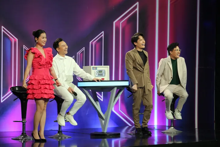 Võ Tấn Phát - Duy Khương hụt hẫng vì mất tiền dù đã thắng 4 vòng liên tục - Ảnh 2. Võ Tấn Phát - Duy Khương hụt hẫng vì mất tiền dù đã thắng 4 vòng liên tục - Ảnh 2.