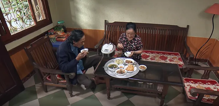 Lối nhỏ vào đời - Tập 9: Ông Thành bật khóc khi tâm sự chuyện con bất hiếu - Ảnh 1. Lối nhỏ vào đời - Tập 9: Ông Thành bật khóc khi tâm sự chuyện con bất hiếu - Ảnh 1.