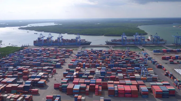 Logistics cảng biển Việt Nam khởi sắc, hỗ trợ xuất khẩu - Ảnh 1. Logistics cảng biển Việt Nam khởi sắc, hỗ trợ xuất khẩu - Ảnh 1.