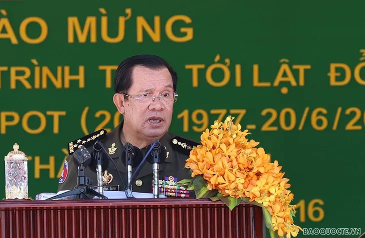 Thủ tướng Campuchia Hun Sen: Giúp đỡ nhau từ lúc khó khăn, khi đó đã biết ai là bạn tốt - Ảnh 3. Thủ tướng Campuchia Hun Sen: Giúp đỡ nhau từ lúc khó khăn, khi đó đã biết ai là bạn tốt - Ảnh 3.