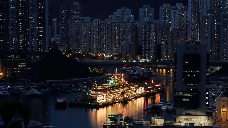 Hong Kong (Trung Quốc) điều tra vụ nhà hàng nổi mang tính biểu tượng bị lật úp trên Biển Đông - Ảnh 2. Hong Kong (Trung Quốc) điều tra vụ nhà hàng nổi mang tính biểu tượng bị lật úp trên Biển Đông - Ảnh 2.
