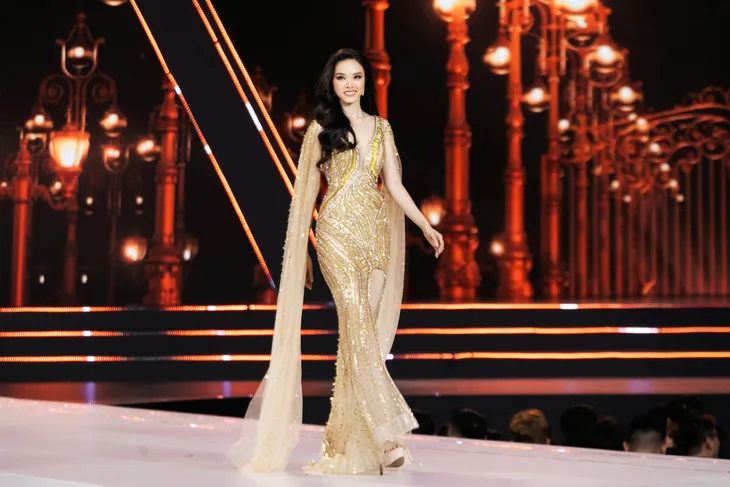 Thí sinh chuyển giới Đỗ Nhật Hà trình diễn quyến rũ tại Miss Universe Vietnam 2022 - Ảnh 9. Thí sinh chuyển giới Đỗ Nhật Hà trình diễn quyến rũ tại Miss Universe Vietnam 2022 - Ảnh 9.